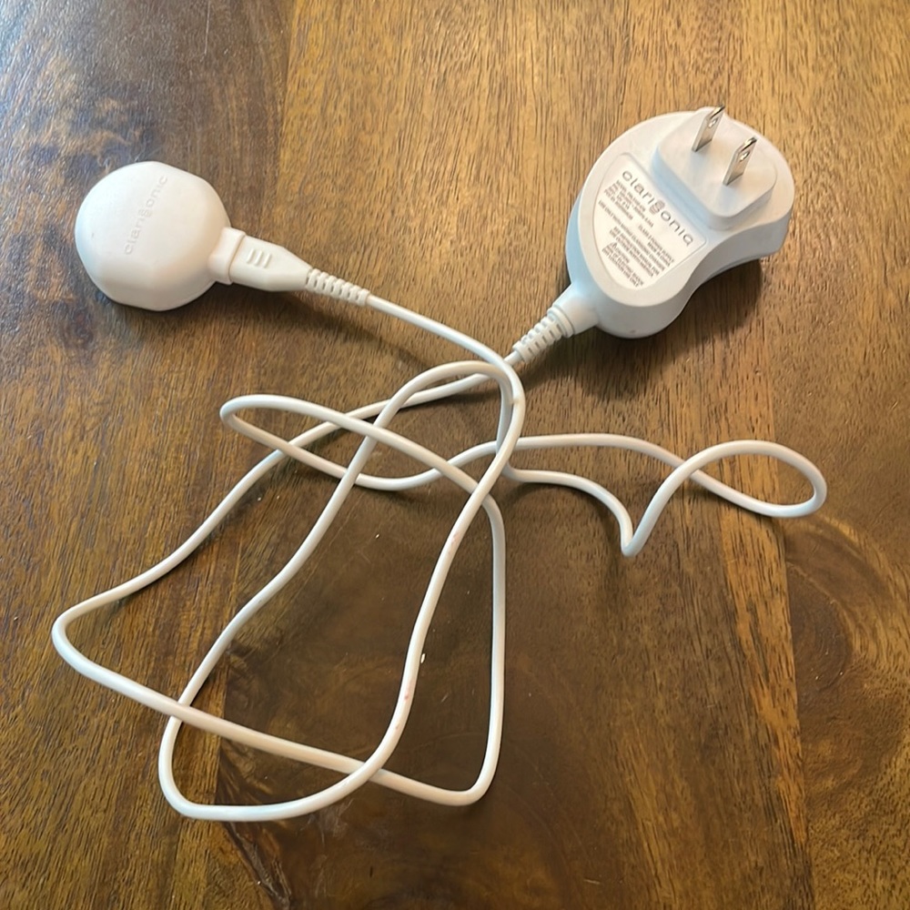 Clarisonic charger